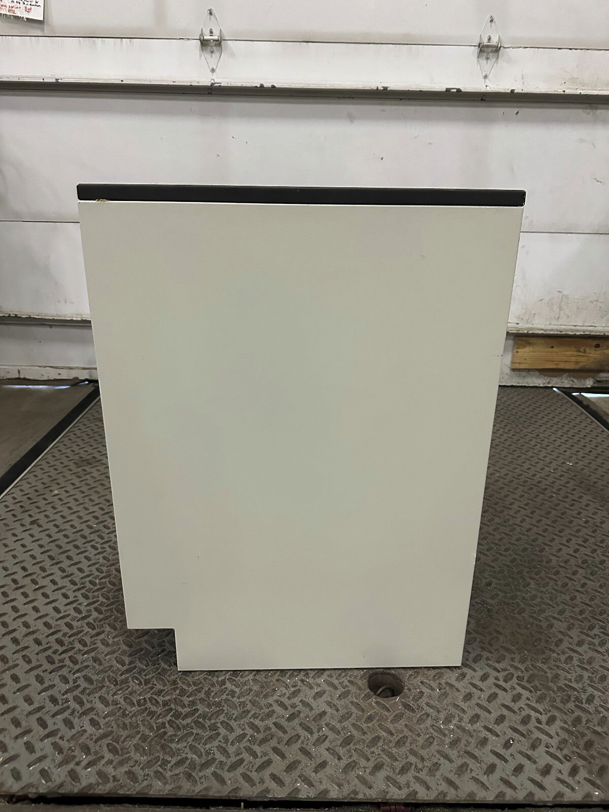 TAN COLORED STEEL CABINET BLACK CHEM TOP SURFACE PULL OUT DRAWER AND SWING DOOR