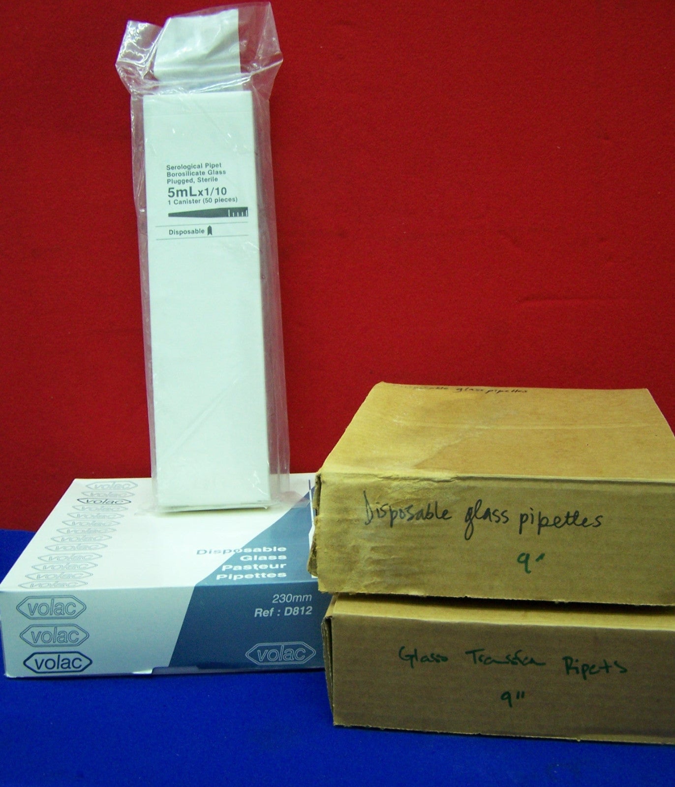 APROXIMADAMENTE MÁS DE 200 PIPETAS DE VIDRIO SIN USAR PIPETAS DE 9" Y 10" SEROLÓGICAS VOLÁCULAS