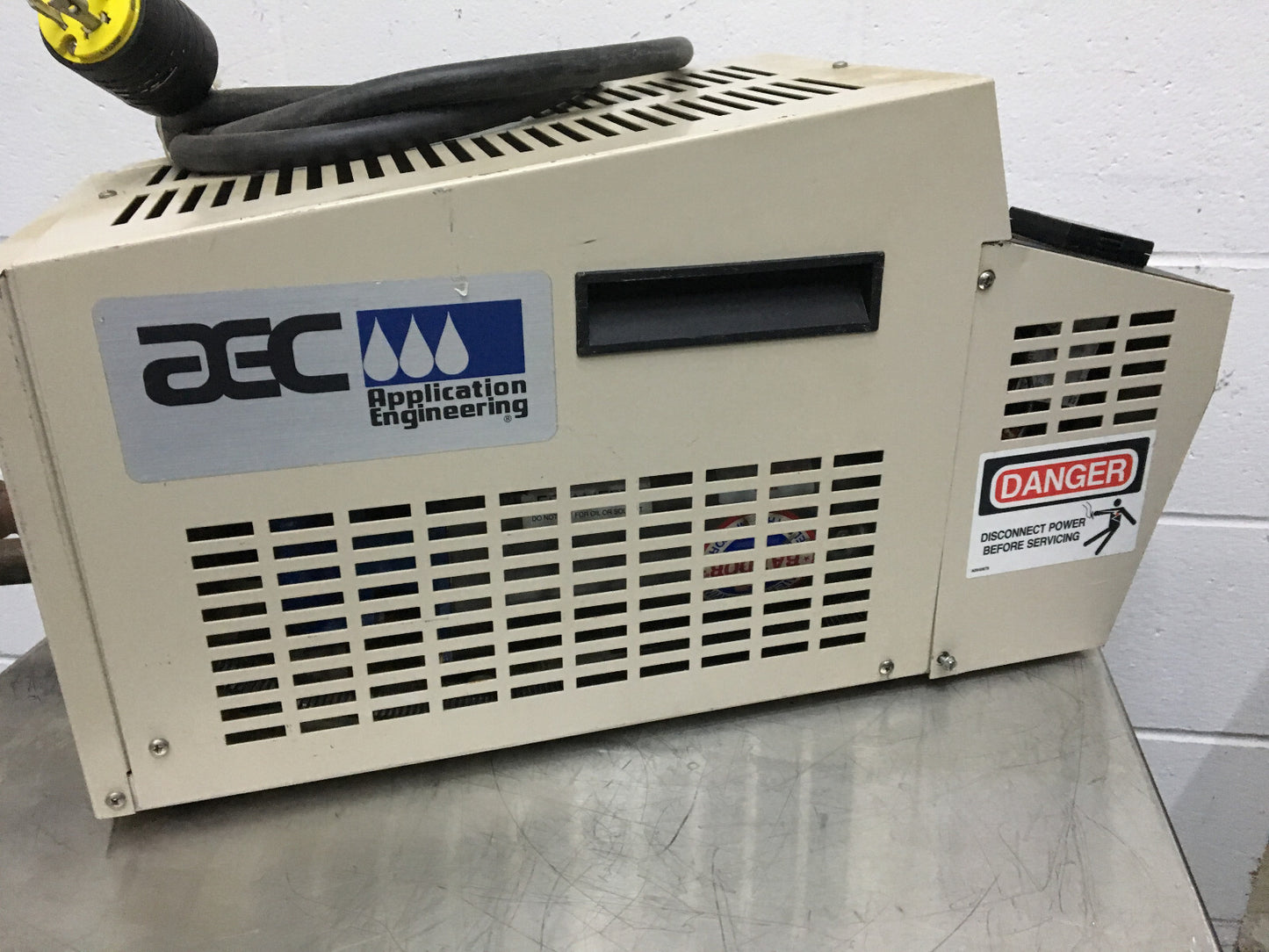 AEC APPLICATION ENGR TRUE TEMP SERIES TNY-4 230-V-TEILE KÖNNEN NICHT GETESTET/REPARATUREN WERDEN