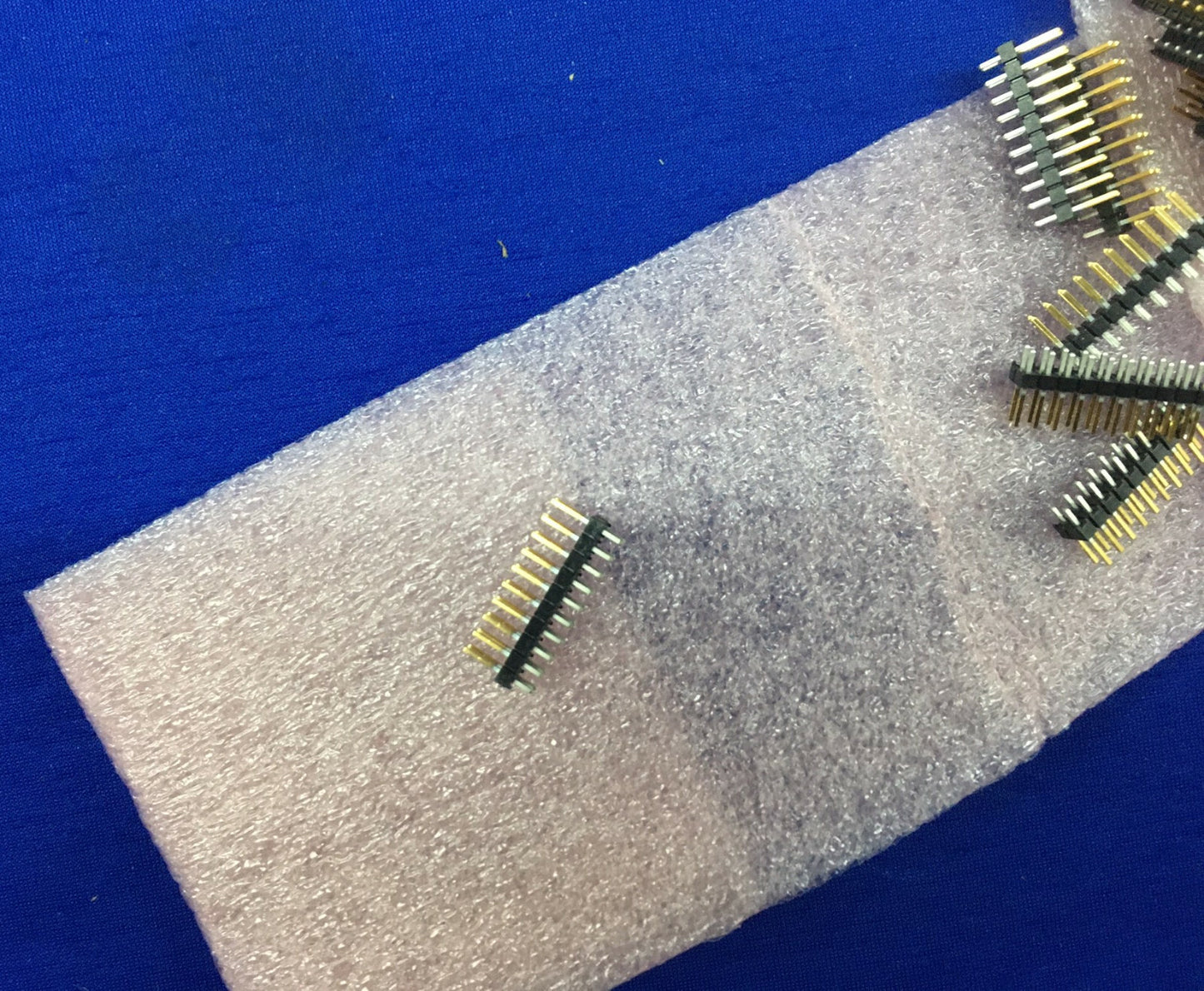 1 PAQUET DE 100 PIÈCES - EMBASE SAMTEC MOTOROLA TSW-110-07-LD 515-2121-0020