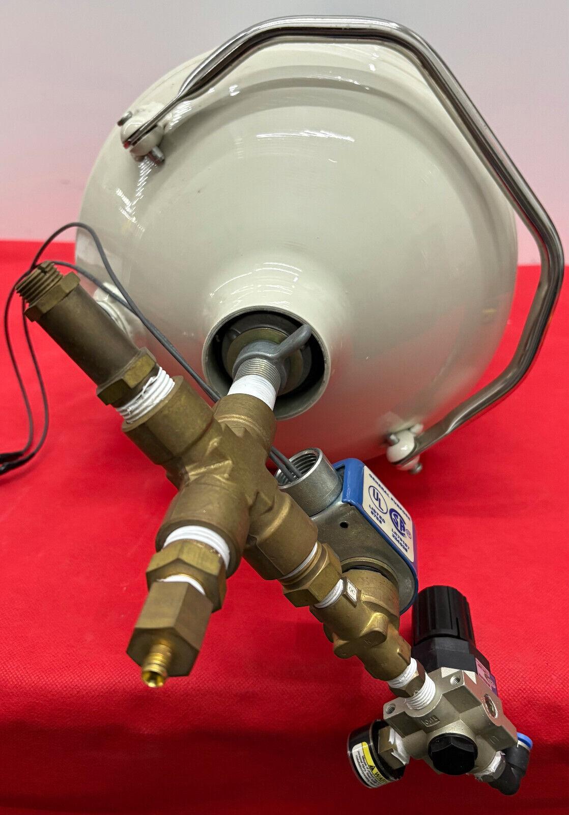 CHART/MVE MVE LAB 10 10740281 LIQUID NITROGEN STORAGE TANK - TANK IS EMPTY