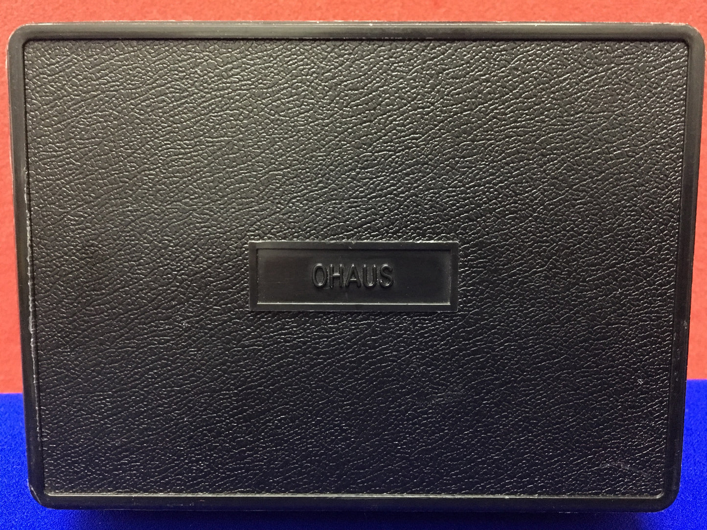 PESO OHAUS DE 100 g CON ESTUCHE Y GUANTE