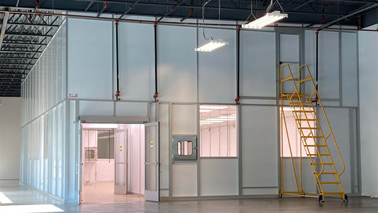 mmbt modular ISO 7 cleanroom doors pass-through and yellow ladder to catwalk