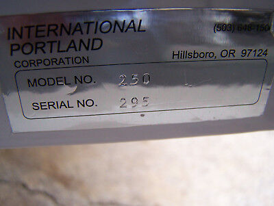 INTERNATIONAL PORTLAND PORTABLE HEPA FILTER LAMINAR AIR FLOW STATION MODEL 250