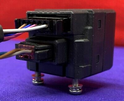 Keyence AP-C40W Amplifier Unit Pressure Sensor with mounting bracket 12-24V DC