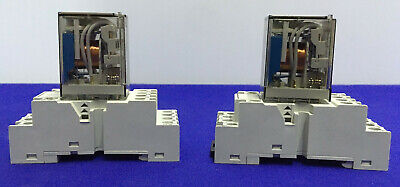 1 LOT MIT 2 Allen Bradley - 700-HN103 MINIATUR-RELAIS-SOCKEL &amp; 700-HC24Z24-4 RELAIS 