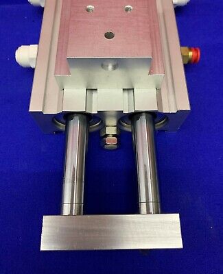 SMC CXSM32-50 Doppelstangen-Führungszylinder mit SMC D-Z76-Sensoren 