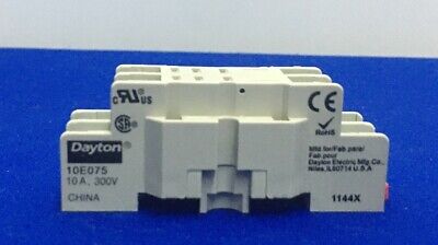 DAYTON (1) 10E075 SOCKET 10A 300V