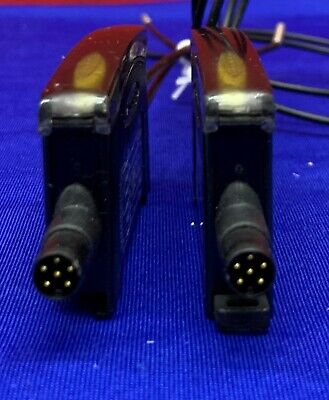 Lot of 2 Banner Photoelectric/ Fiber Optic Sensor D10DPFPQ Cables are different