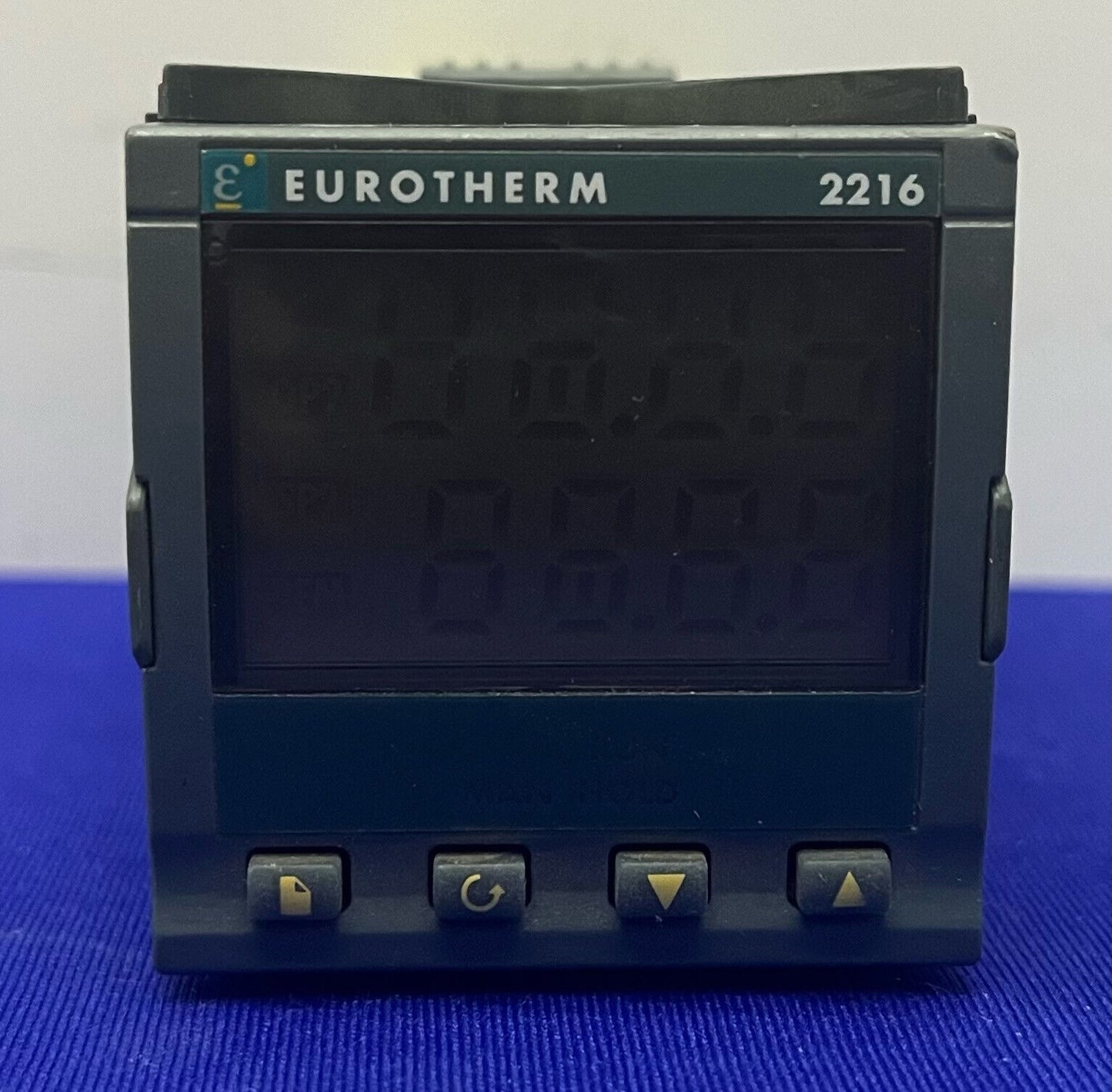 EUROTHERM 2216 TEMPERATURREGLER 2216/CC/VH/LH/XX/DB/XX/ENG 