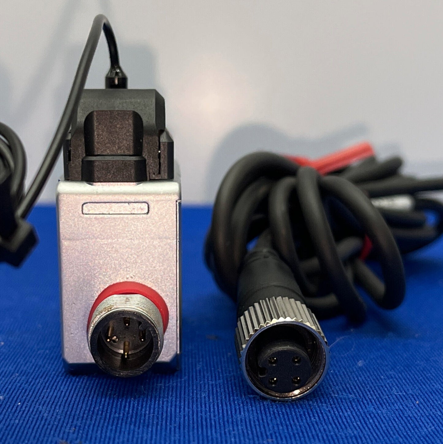 KEYENCE IO-LINK LASER SENSOR LR-WF10C LR-W SERIES & FU-20 SENSOR OP-75721 CABLE