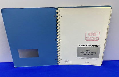 MANUAL DE INSTRUCCIONES DE BASE DE TIEMPO REGULADA DIGITALMENTE TEKTRONIX ® 5B31 / 070-1805-00