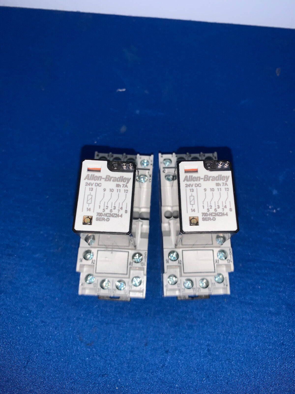 ALLEN-BRADLEY, 700-HC24Z24-4, RELÉ, SE VENDE COMO 1 LOTE CANTIDAD 2 POR $30