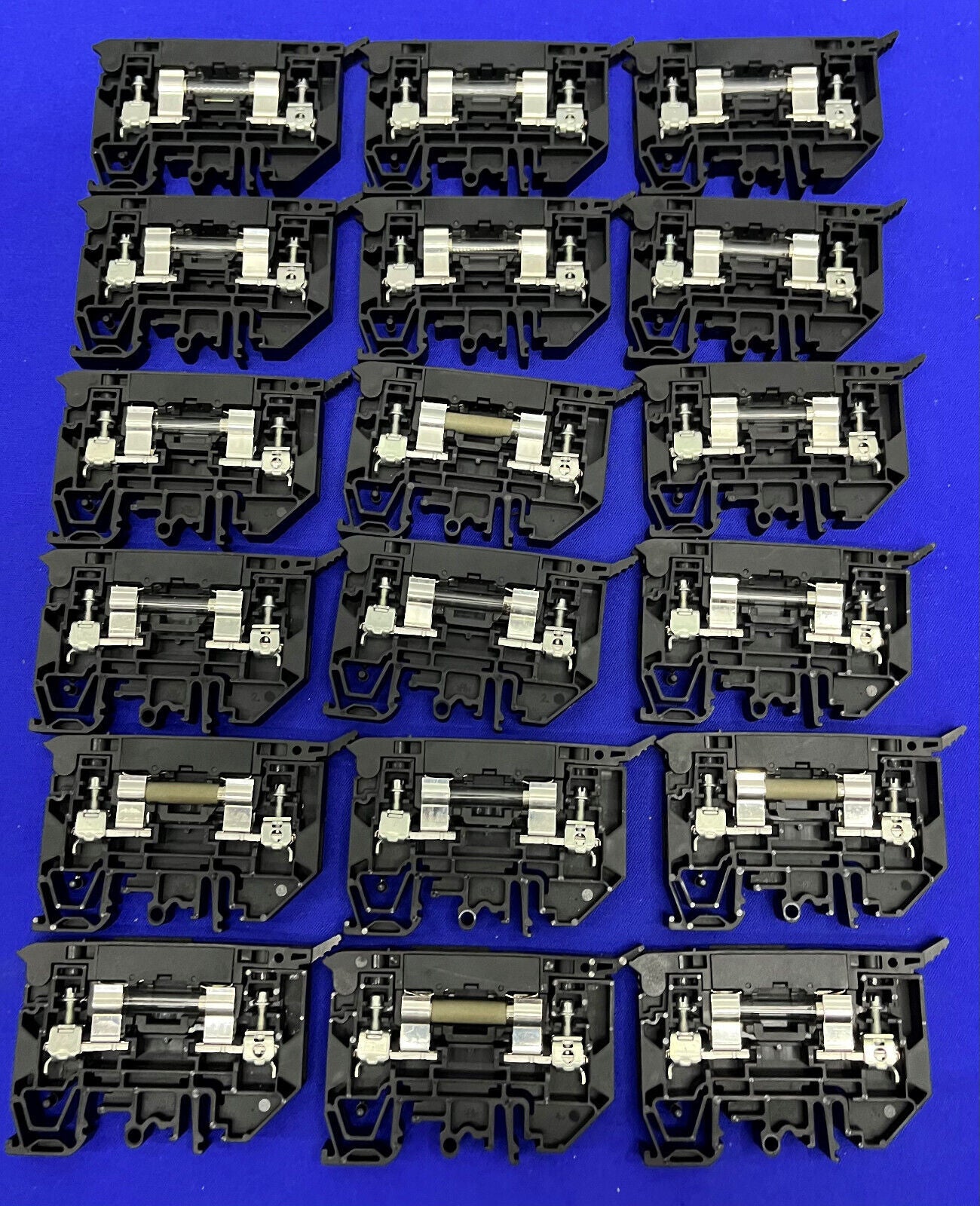 AB ALLEN BRADLEY 1492-H TERMINAL BLOCK FUSE HOLDER DIN RAIL - 1 LOT QTY 18