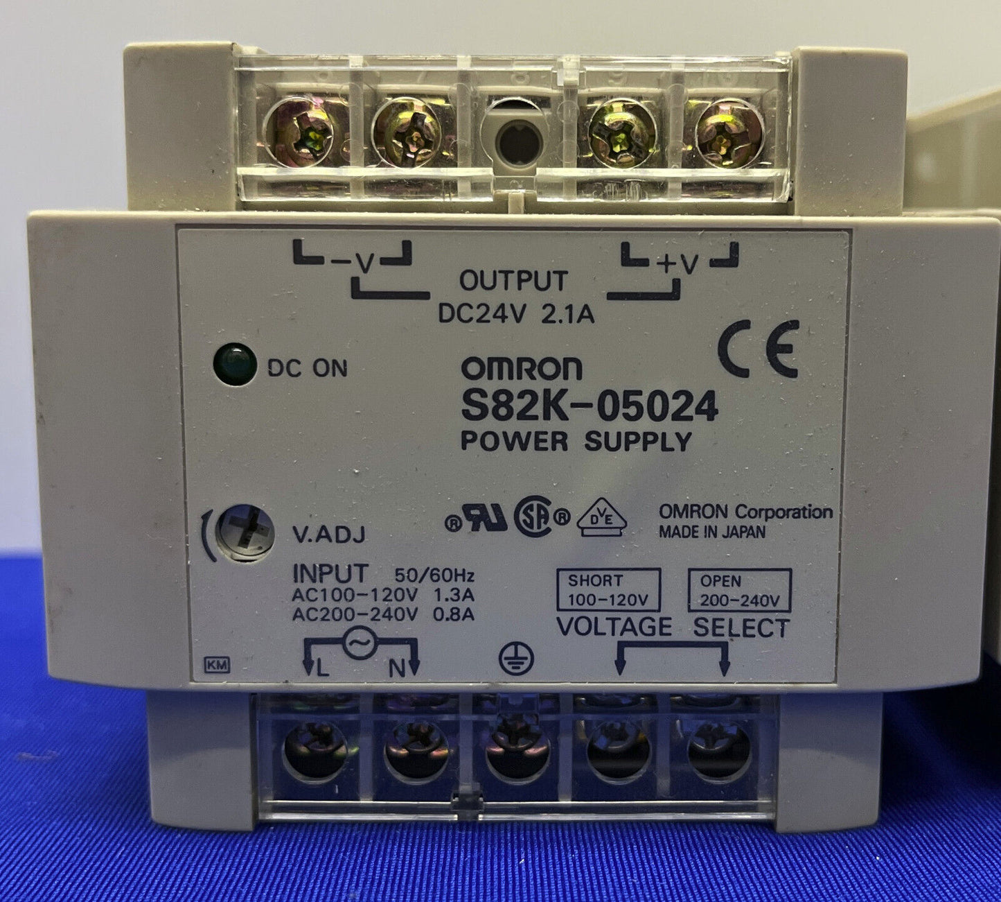 2er-Set OMRON S82K-05024-Stromversorgungen.