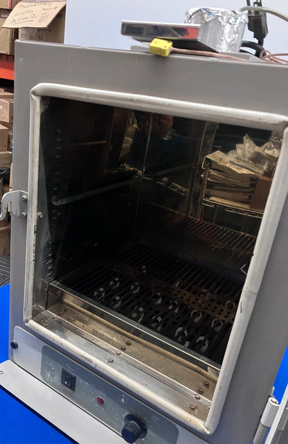 VWR 1300U GRAVITY CONVENCTION UTILITY OVEN