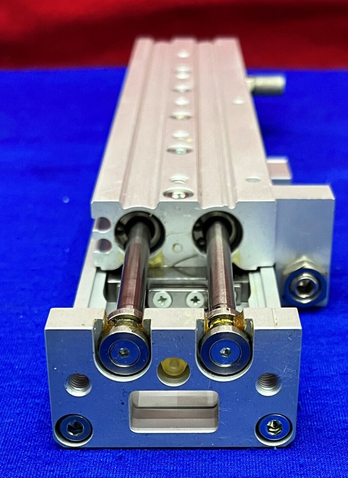 SMC MXS12-100 Pneumatisch geführter Gleitzylindertisch