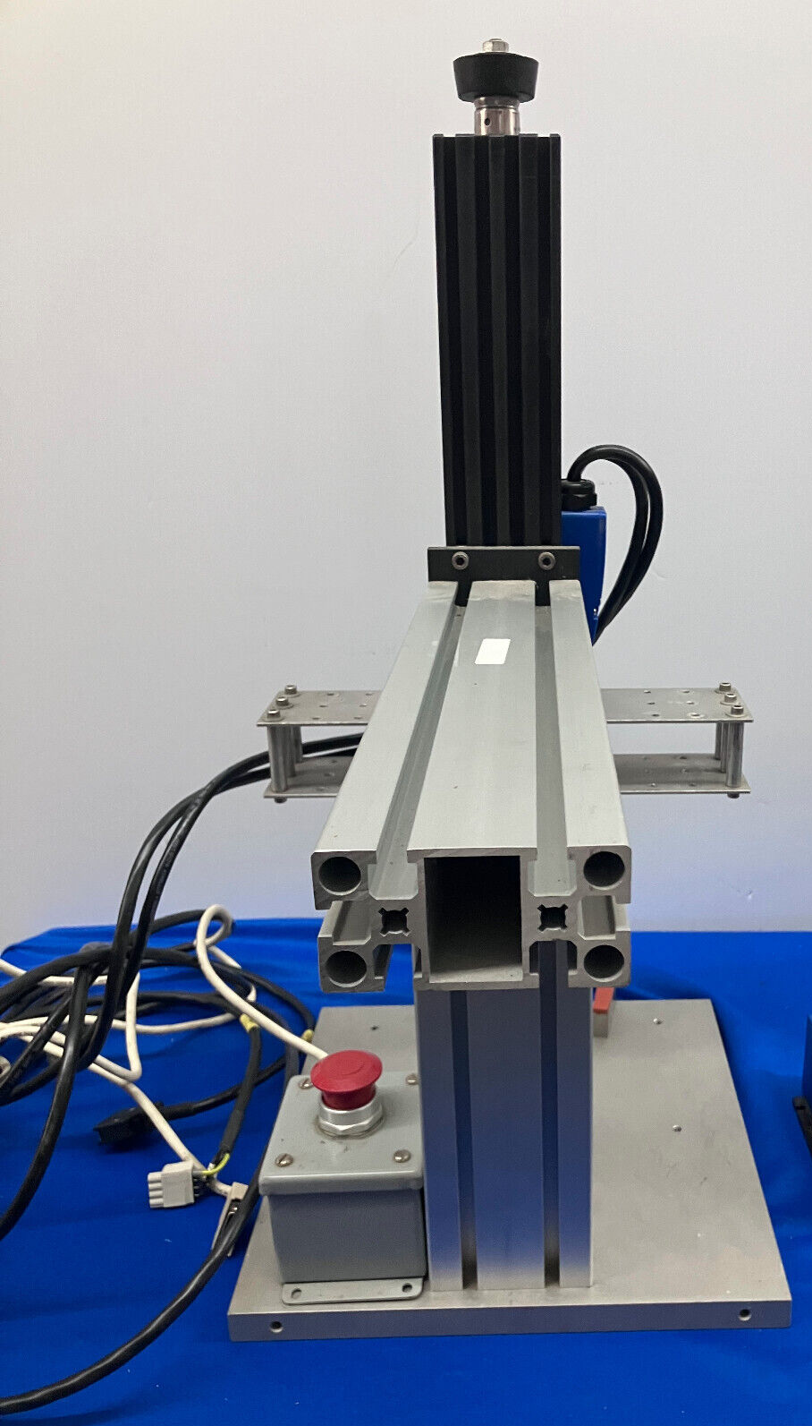 ACTUADOR DE PRUEBA DE FATIGA DE TESTRESOURCES (LM25-P-027)