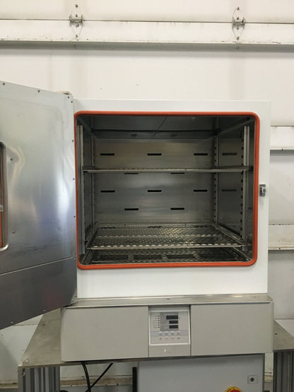 YAMATO CONVECTION OVEN. DKN602C 115 V 50/60 HZ 12.5 A