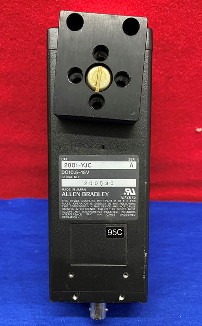 Cámara de visión artificial RGB a color AB Allen Bradley 2801-YJC Serie A 10,5-15 V CC