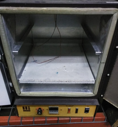 LAB-LINE INSTRUMENTS, INC. OVEN MODEL 200 SN 0675 120 V 1.7