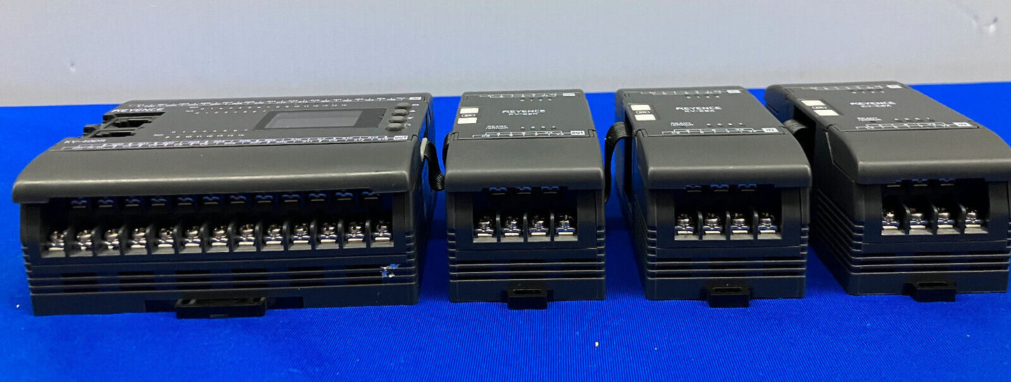 UNIDAD BASE KEYENCE KV-4DR, TIPO DC, CON 2 MICROPLC KV-E8X Y KV-E8A 