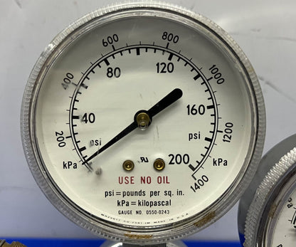 BYRNE SPECIALTY GASES CONTROL REGULATOR 2123301-580 WITH GAUGES