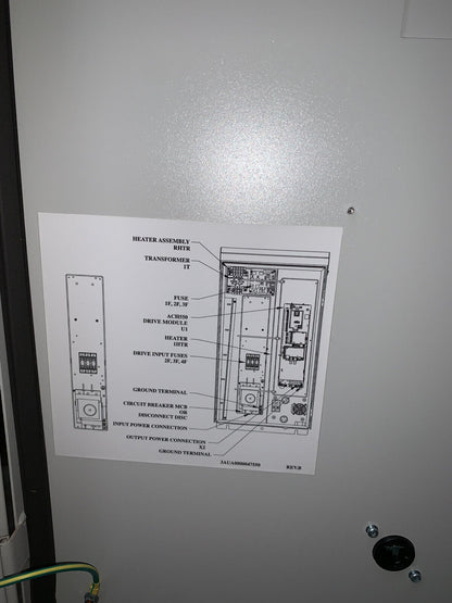 VARIADOR DE USO GENERAL CON UNIDAD DE ACCIONAMIENTO TRIFÁSICO ABB ACS550-PD-024A-2+B055