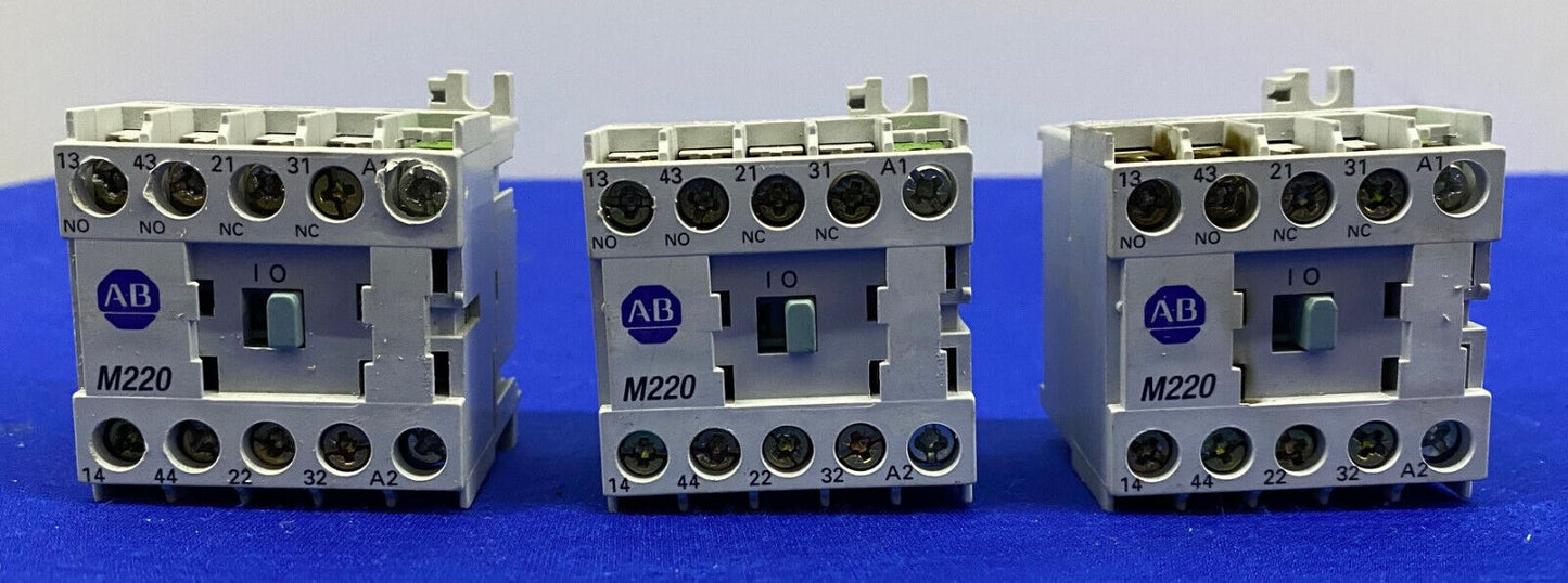 Allen Bradley AB M220 700DC-M220* CONTACTOR SERIE A - 1 LOTE CANTIDAD 3