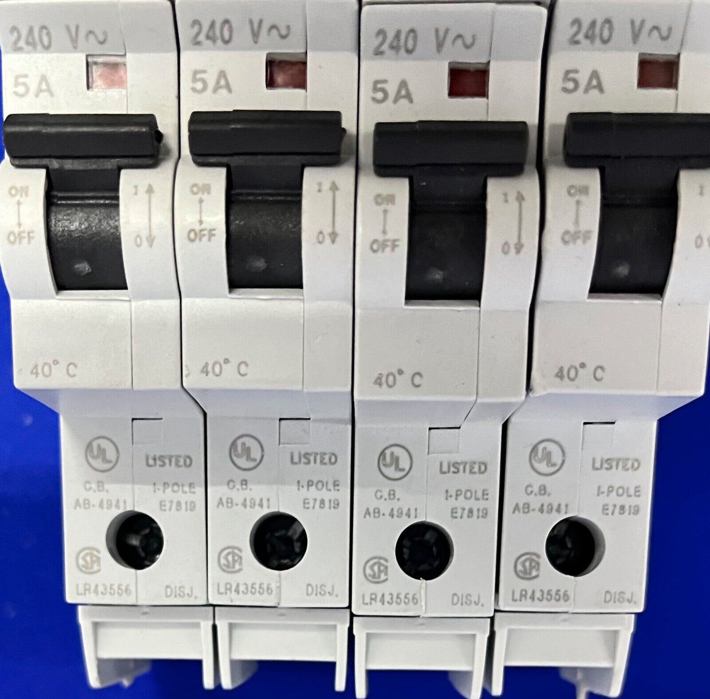 EATON / CUTLER HAMMER CIRCUIT BREAKER WMTC1005 5AMP 1 POLE 240V - 1 LOT QTY 4