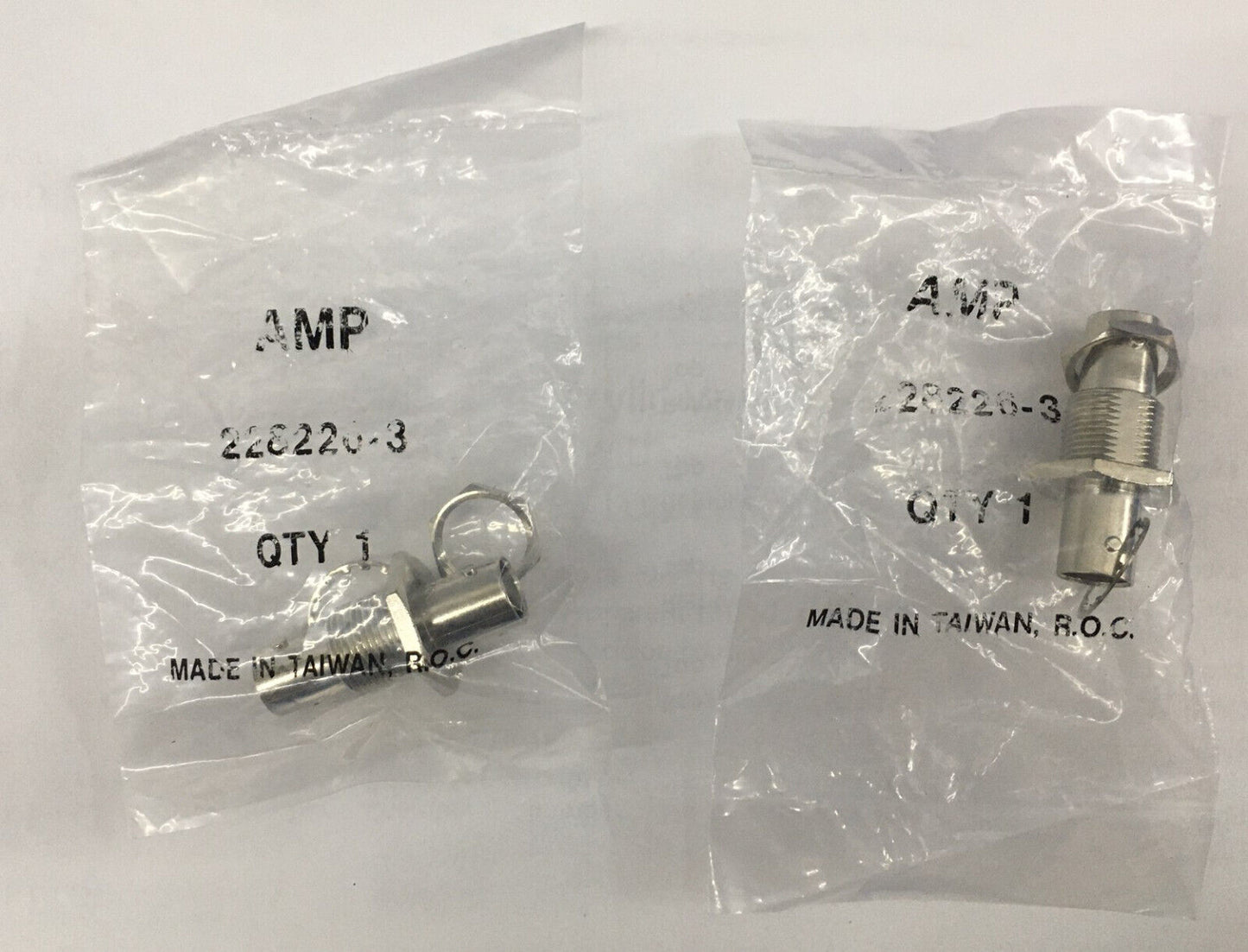 1 LOT OF 2 AMP DIGI-KEY ® 228226-3 A24558-ND ADAPTER COAXIAL CONNECTOR BNC JACK