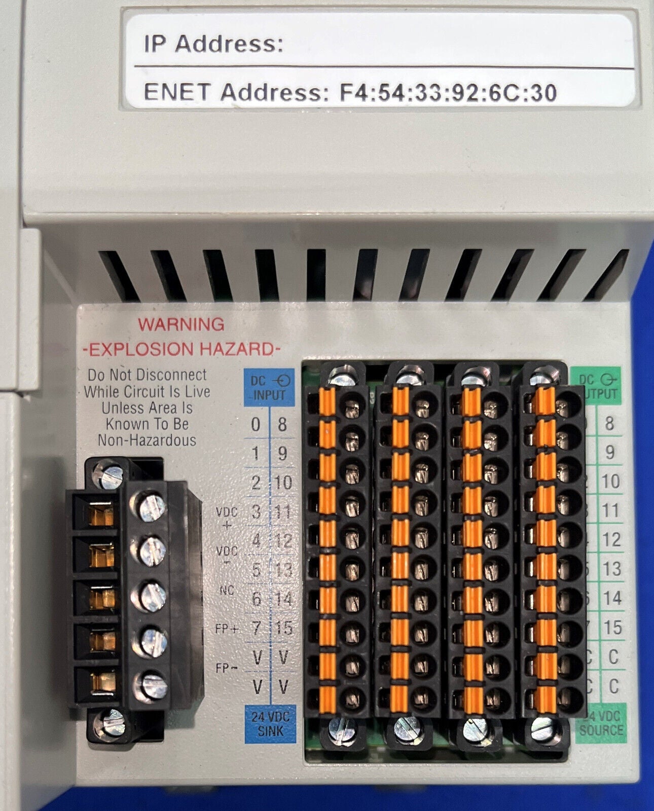 CONTROLADOR COMPACTLOGIC DE 0,5 MB DE AB ALLEN BRADLEY - MOVIMIENTO 1769-L18ERM-BB1B SERIE B