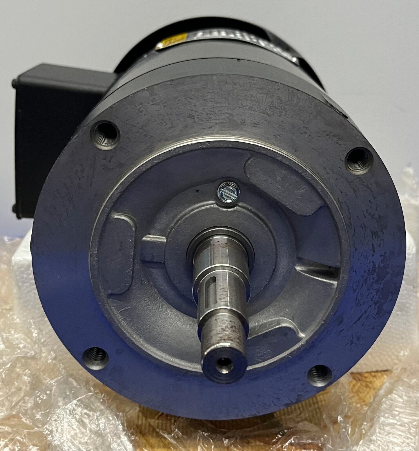 MOTOR INDUSTRIAL BALDOR ® 1HP V208-230/460 RPM: 3450 ESPECIFICACIÓN: 35F899-0081G6 PH3