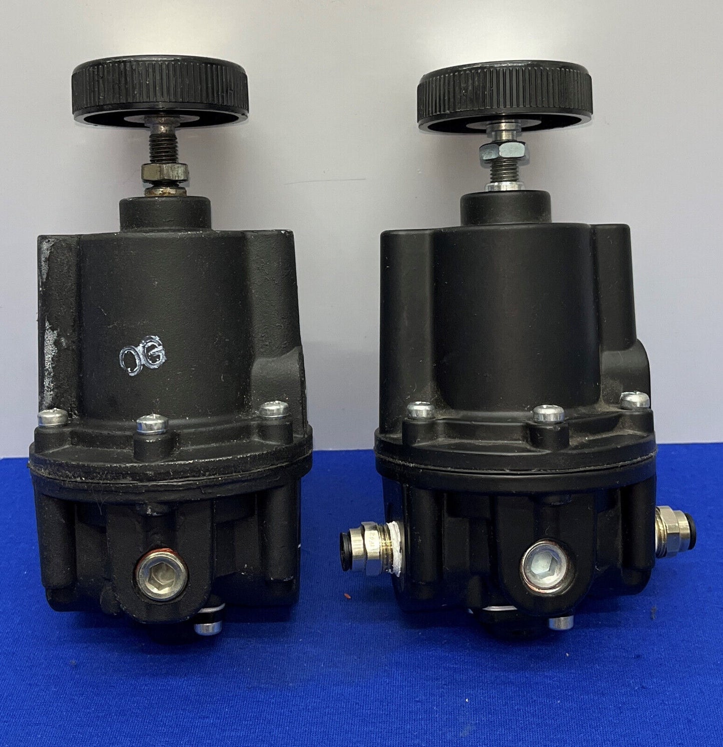 FAIRCHILD PNEUMATIC PRECISION REGULATOR 10212 MODEL 10 - 1 LOT OF 2