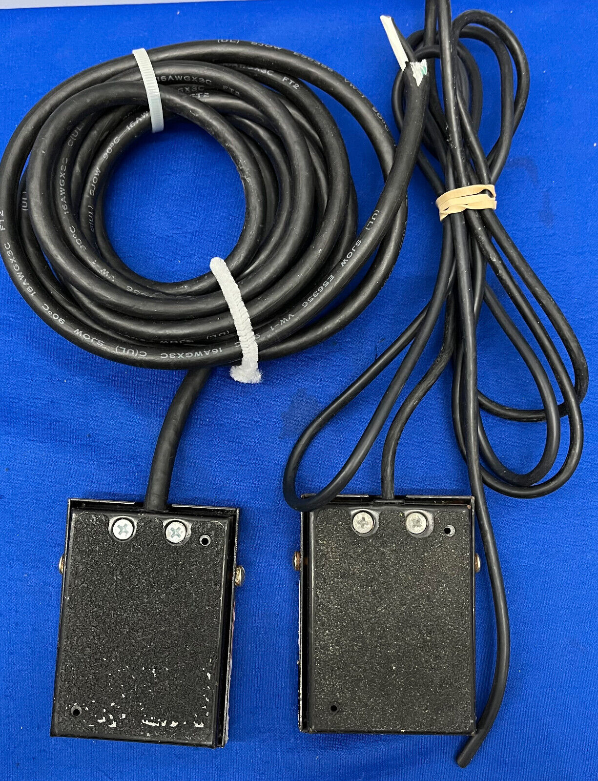 LINEMASTER SWITCH TREADLITE II T-91-S FOOT PEDAL 125-250VAC 15A - 1 LOT QTY 2