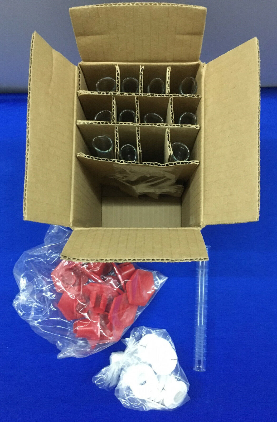 1 PACKAGE OF QTY 12 CYLINDERS - PYREX VISTA 70075 / 101002644 STUDENT CYLINDER