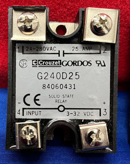 1 LOT QTY OF 2 - CROUZET GORDOS G240D25 SOLID STATE RELAY 84060431