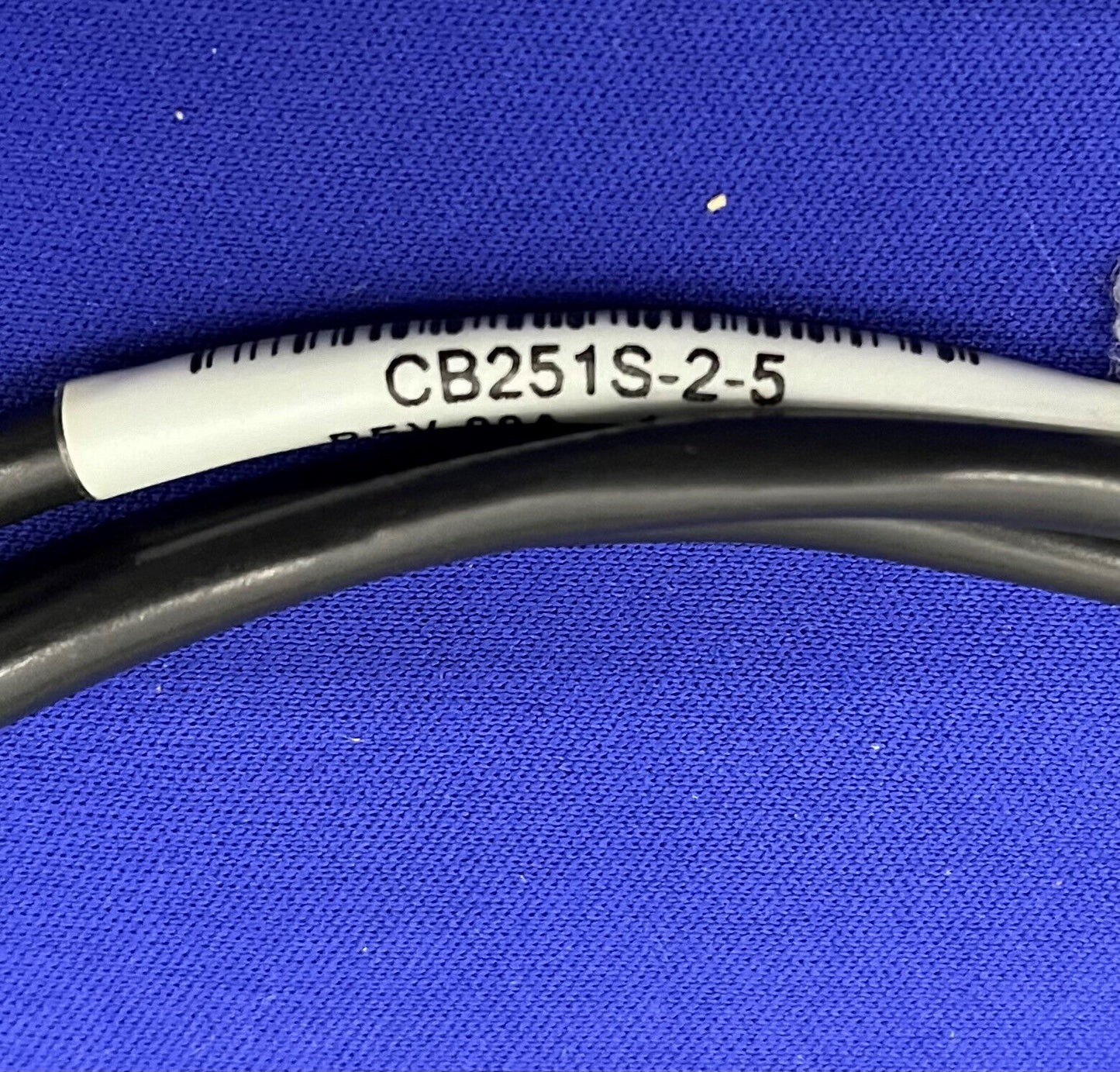 CABLE DE INTERFAZ CB251S-2-5 DE 248 A A 1250 A DE MKS INSTRUMENTS LOTE DE 4