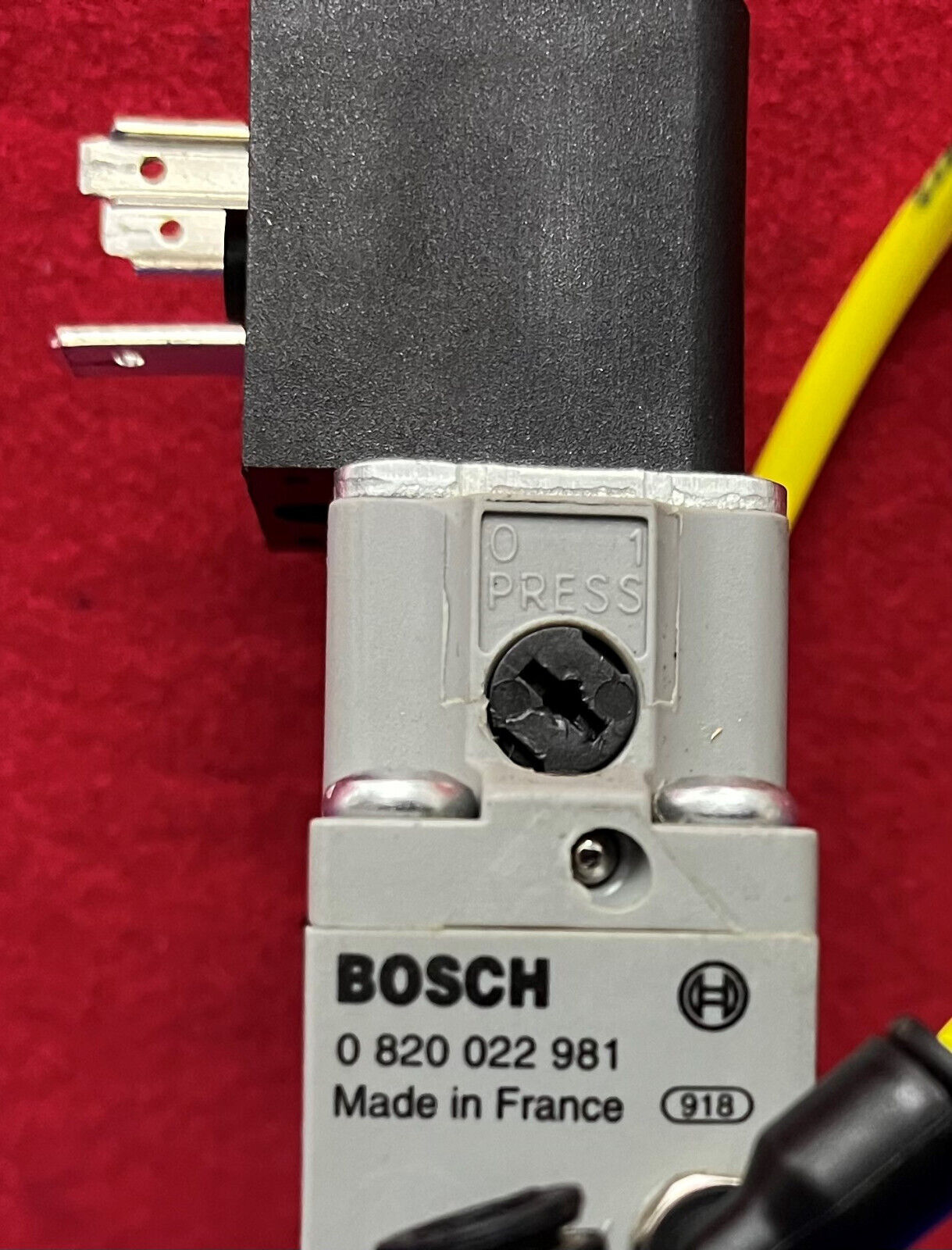 Bosch Aventics Solenoid Valve 0-820-022-981 & 1-824-210-243