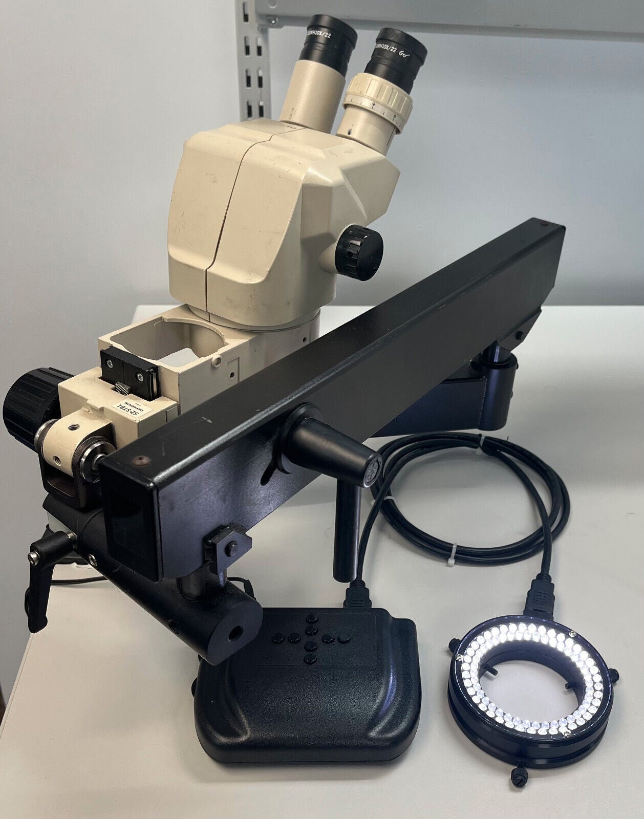 OLYMPUS SZ30 SZ3060 MICROSCOPE W/ EYEPIECES/E-ARM/ARTICULATING ARM/CLAMP/LIGHT