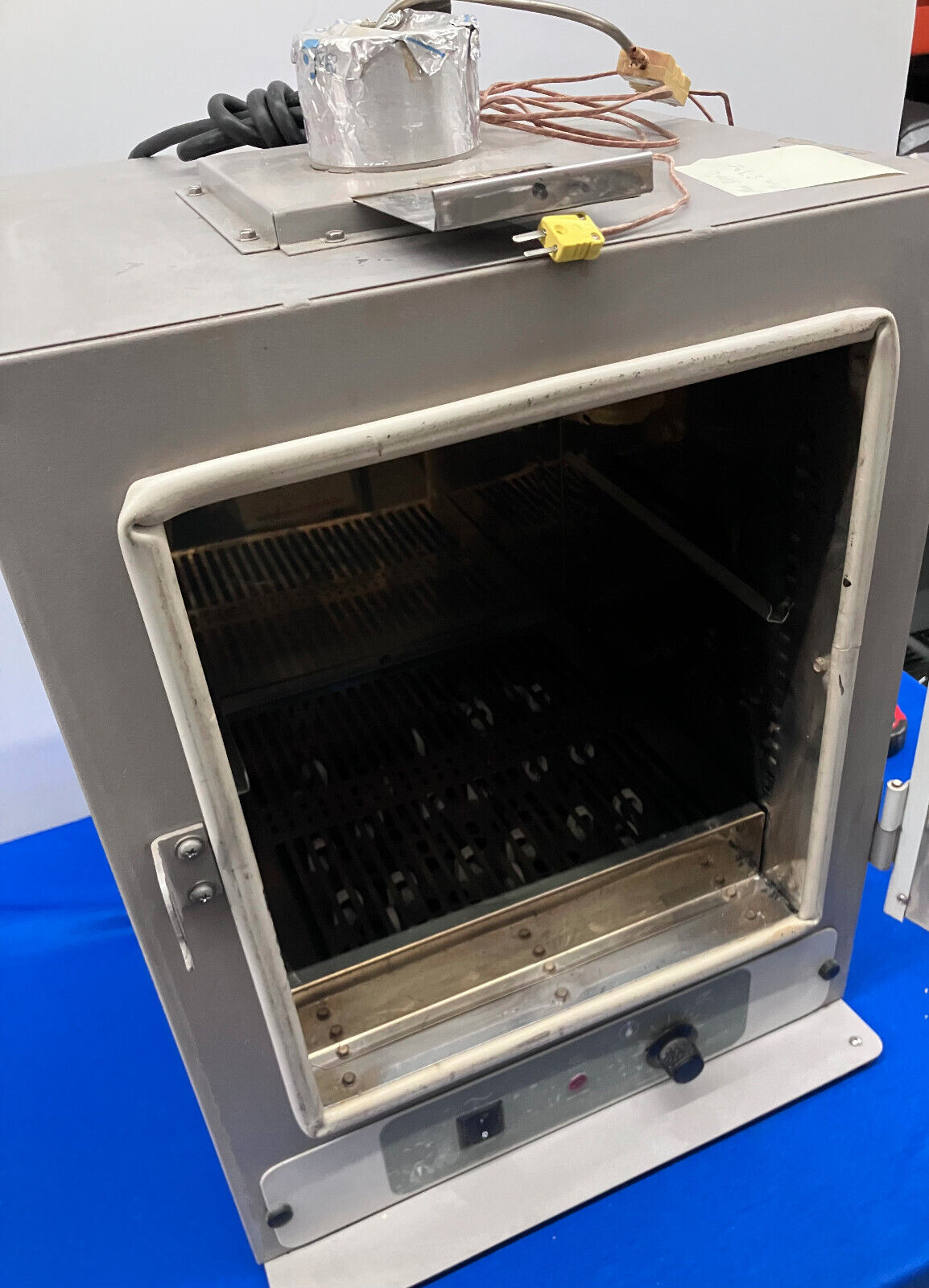 VWR 1300U GRAVITY CONVENCTION UTILITY OVEN