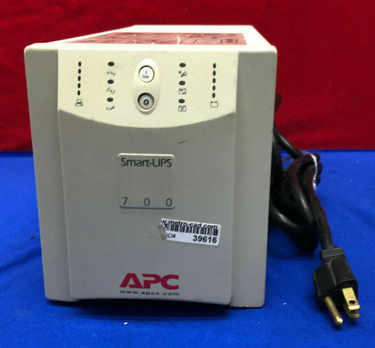 APS DYNAMICS SU700NET SMART-UPS UNINTERRUPTABLE POWER SUPPLY NEEDS BATTERIES