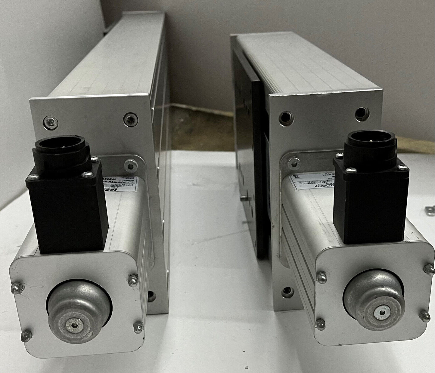 ISEL Linear Actuator 850&400 2 Stepper Motors 396330 8001 & 4 Axis CONTROLLER