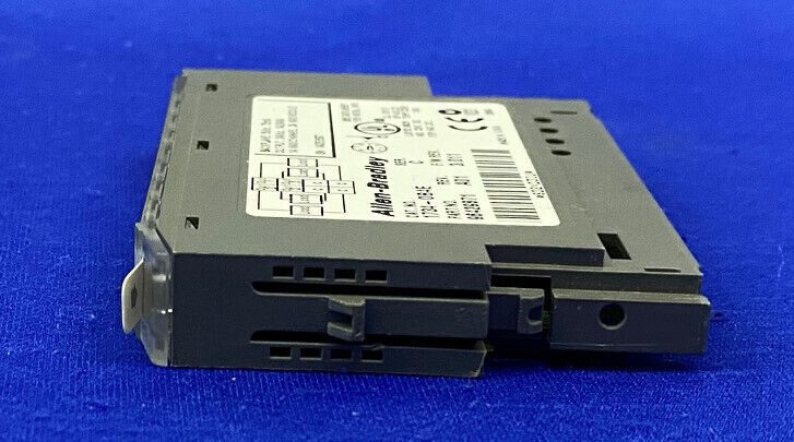 Allen Bradley AB 1734-0B4E SER C 96429871 REV A01 SPS-STEUERUNG