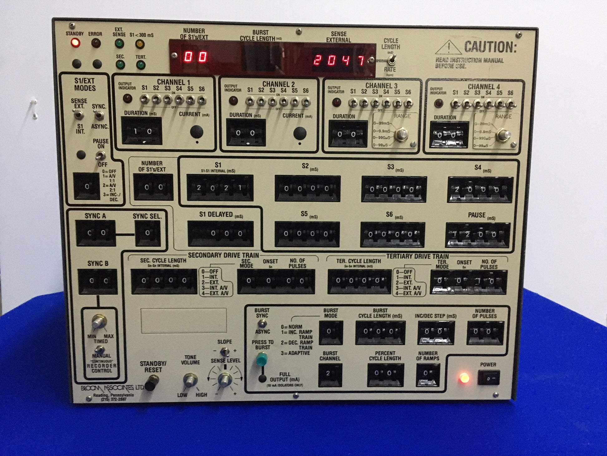 DTU215A FRONT VIEW POWERED ON