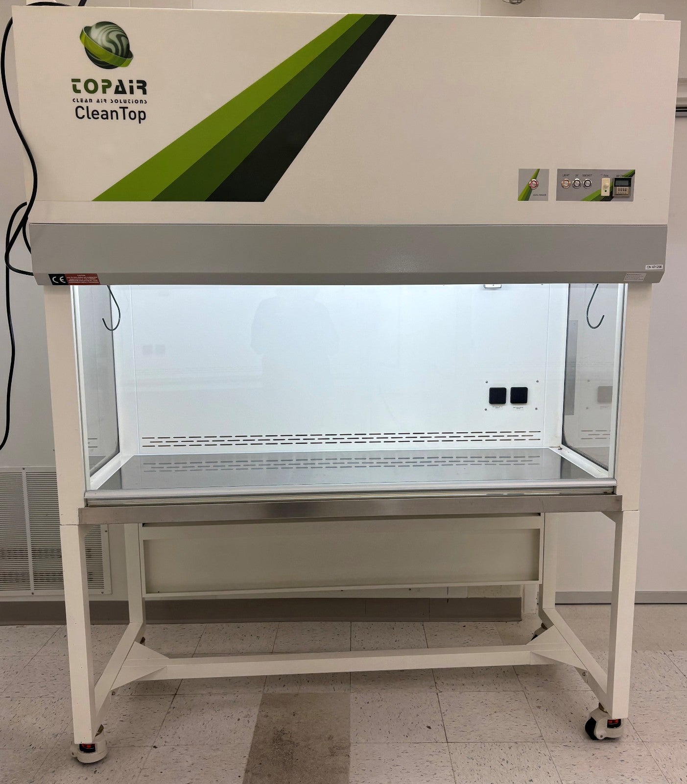 Topair Clean Top air purification machine in a room setting