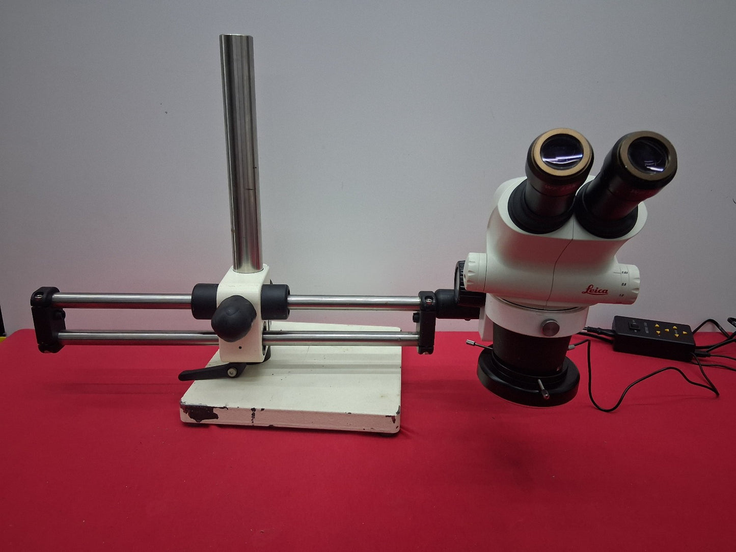 Leica S4E 6.3-30X Stereo Zoom Microscope with Boom Stand and LED Ring Light
