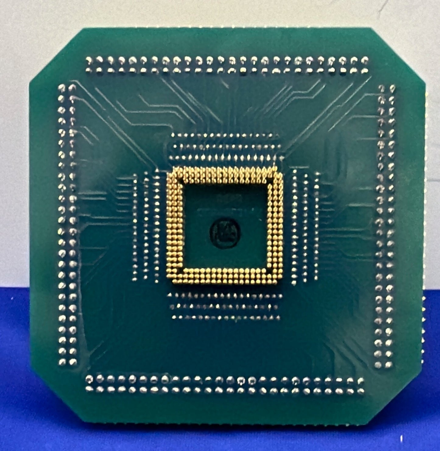 ADATTATORE PER EMULATORE A MONTAGGIO SUPERFICIALE BC-V-210PZ/1-VP DI ET EMULATION TECHNOLOGY 