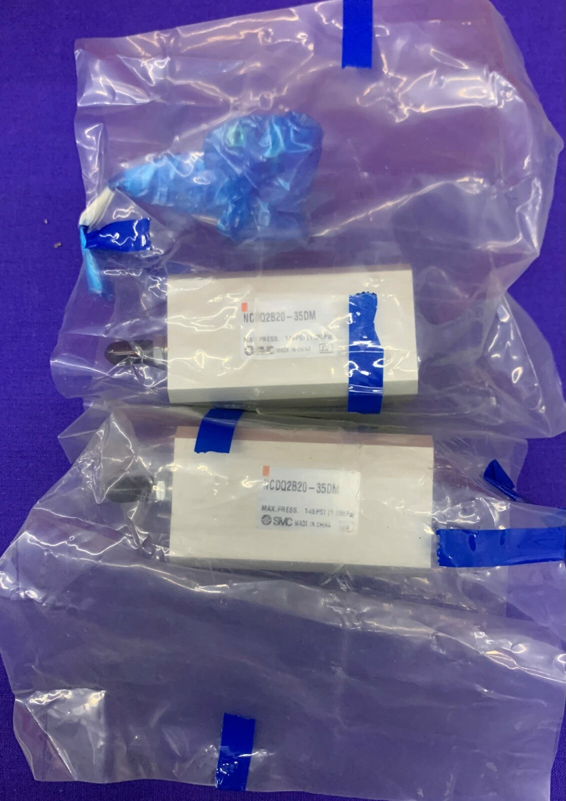 Lot van 2 - SMC NCQ2 Compacte cilinders NCDQ2B20-35DM 