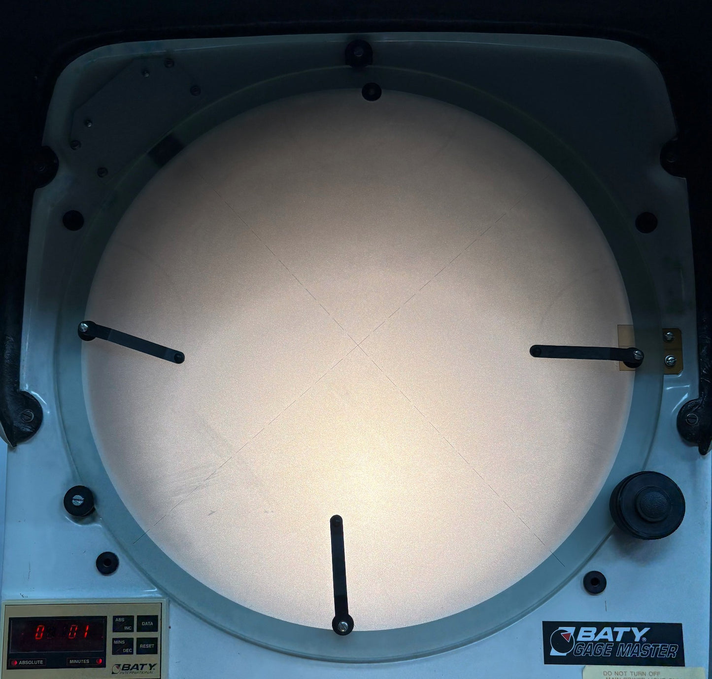 GAGE MASTER 28 MODEL 28/GM1 BENCHTOP OPTICAL COMPARATOR 110V - FOR PARTS/REPAIR